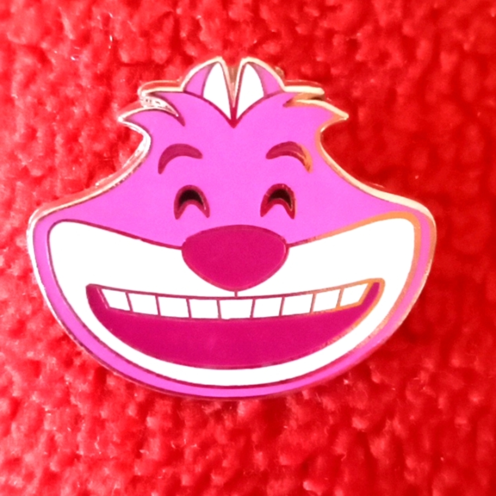 DISNEY CHESHIRE CAT PIN